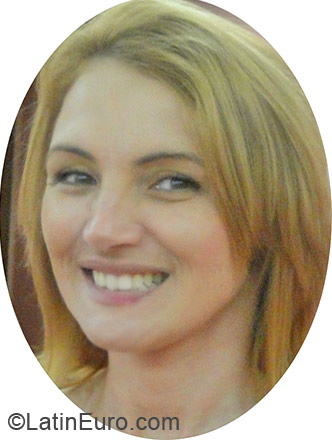 Date this happy Brazil girl Ivane6313 from Sao Paulo BR6882