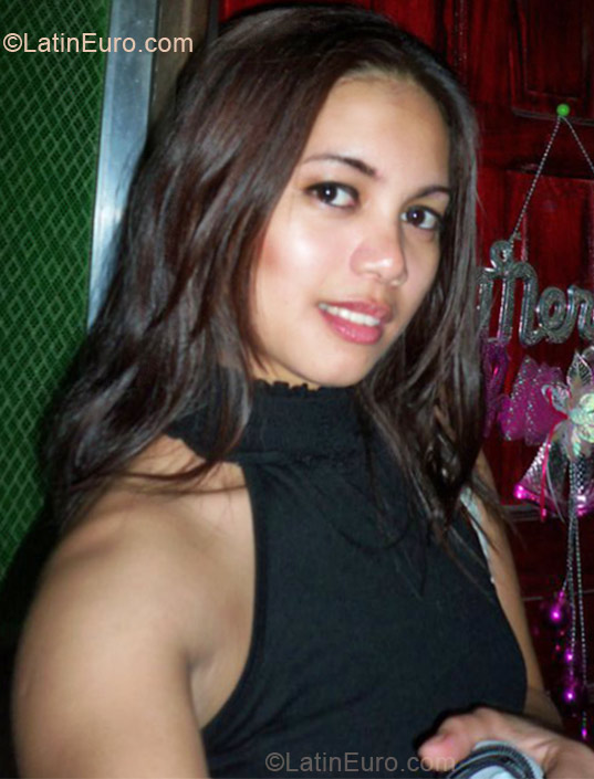 Date this sultry Philippines girl Gladetz from Laoag City PH481