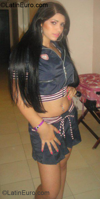 Date this stunning Dominican Republic girl Yumamasiel from Santiago DO11783