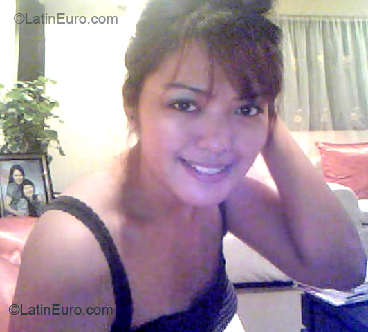 Date this exotic Philippines girl Jelly from Cebu City PH484