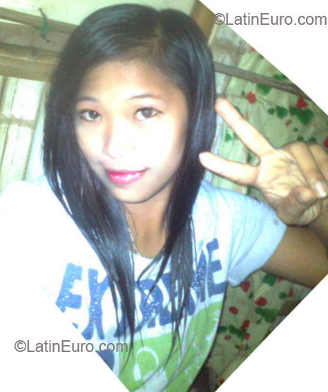 Date this young Philippines girl Decerie from binalonan PH485