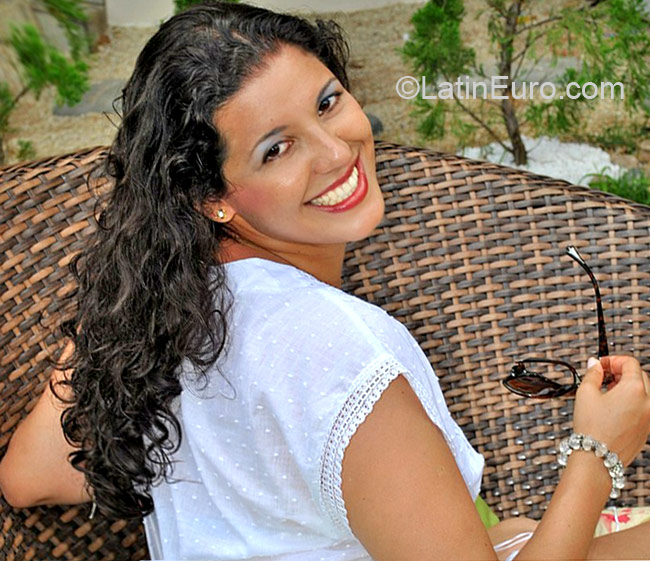 Date this stunning Brazil girl Alessandra from Sao Paulo BR7017