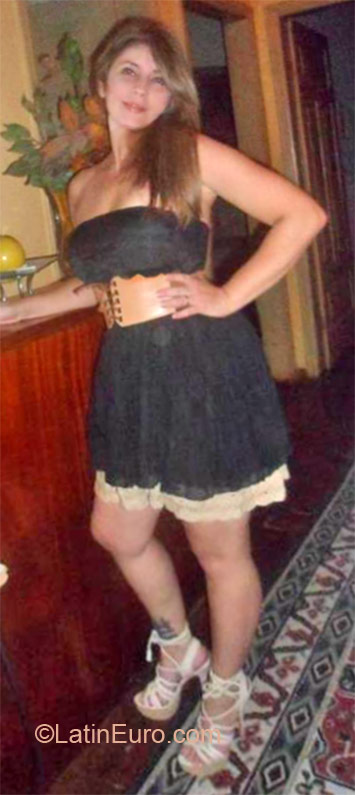 Date this voluptuous Brazil girl Lora from Teofilo Otoni BR7020