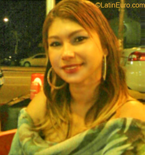 Date this hard body Brazil girl Rejane from Boa Vista BR7054