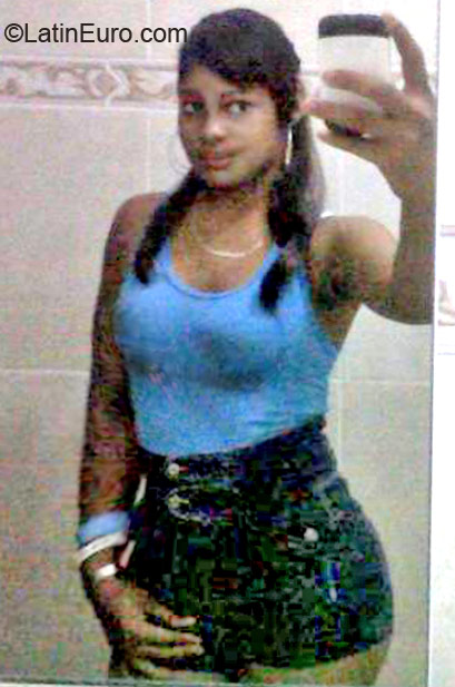 Date this lovely Dominican Republic girl Wilkaris from Santiago DO12125