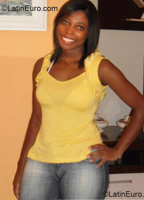 Date this young Brazil girl Maiara from Rio De Janeiro BR7083