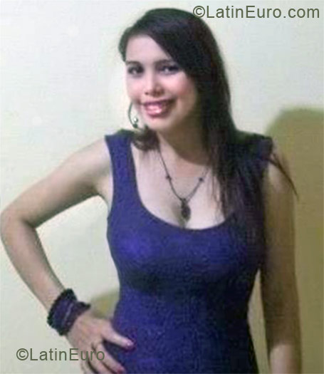 Date this attractive Colombia girl Milena from Bogota CO11296