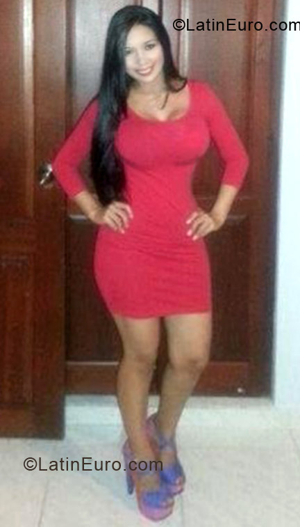 Date this good-looking Dominican Republic girl Farfn from Santo Domingo DO12889