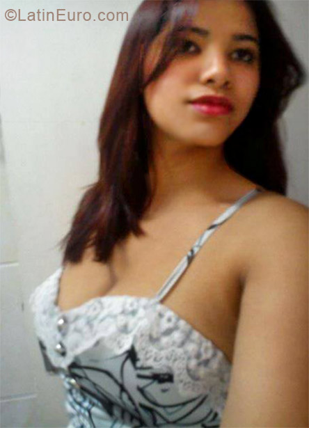 Date this happy Brazil girl Joyce Poliana from Contagem BR7175