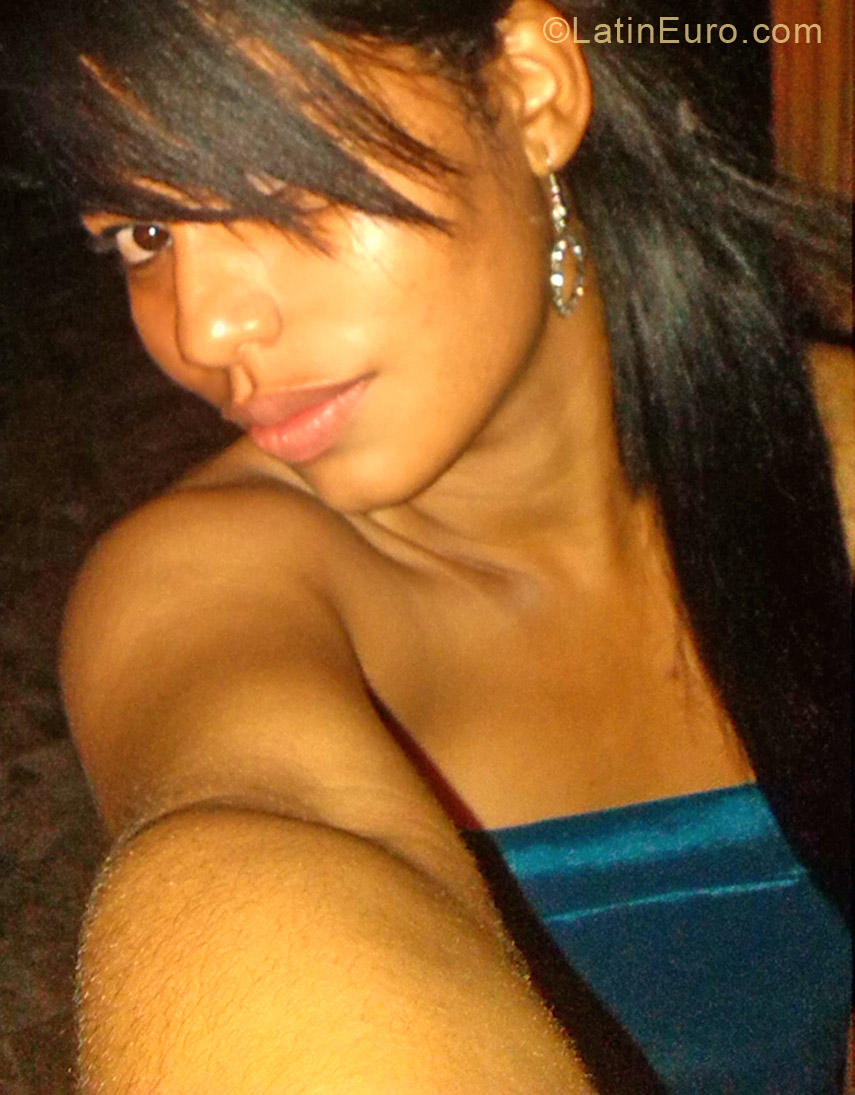 Date this gorgeous Dominican Republic girl Noraida from Santo Domingo DO12947