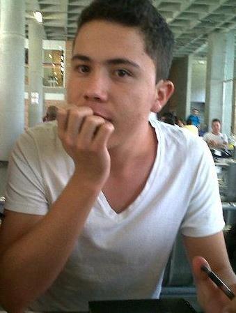 Date this young Colombia man Julian from Medellin CO11532