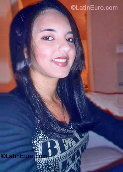 Date this fun Brazil girl Evelyn from Sao Paulo BR7211