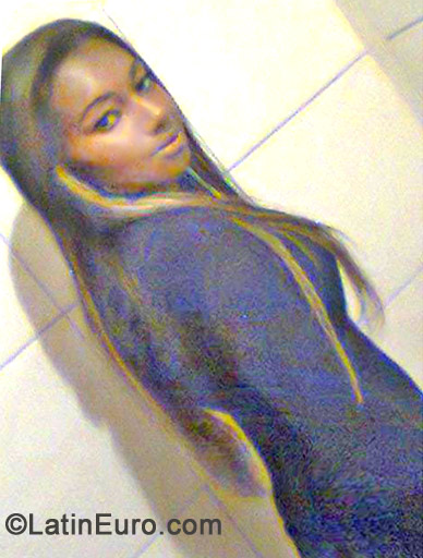 Date this funny Brazil girl Nathalia from Sao Paulo BR7238