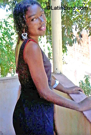 Date this tall Brazil girl Josilene from Cachoeiro De Itapemirim BR7241