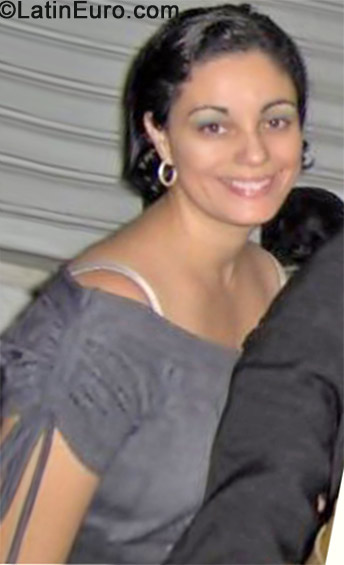 Date this sultry Brazil girl Suyanne from Fortaleza BR7271