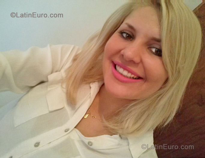 Date this good-looking Brazil girl Tatiane from Pla nalto BR7284