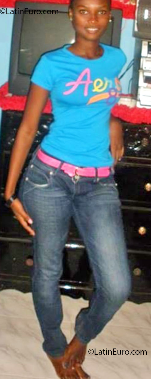 Date this hot Jamaica girl Anikie from Spanish Town JM904