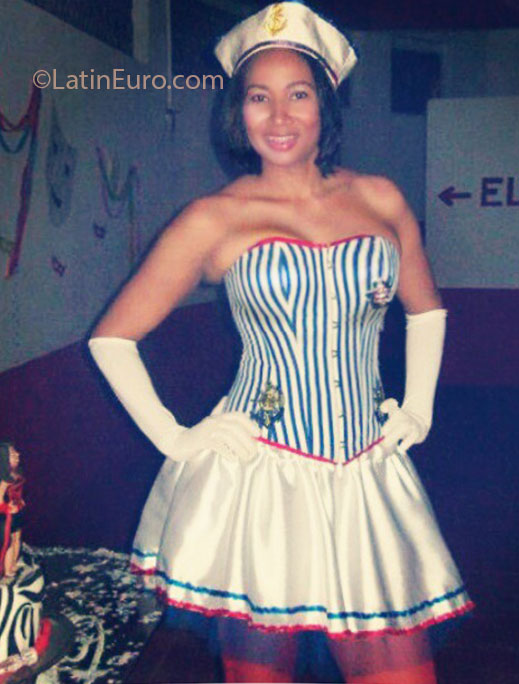 Date this cute Brazil girl Tatiane from Rio De Janeiro BR7349