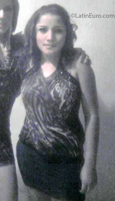 Date this georgeous Mexico girl Estefania from Torreon MX824
