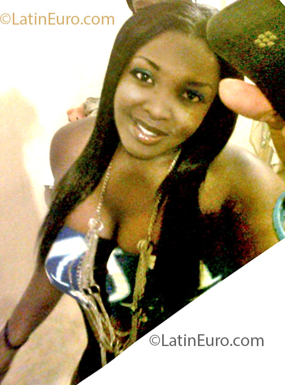 Date this charming Jamaica girl Anne from Kingston JM2353
