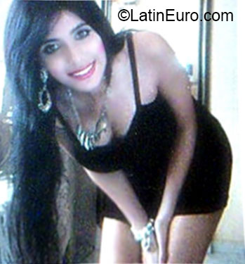 Date this cute Brazil girl Kerolayne from Goiania BR7585