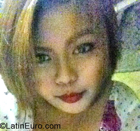 Date this sultry Philippines girl Toni from Bacoor PH561