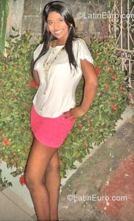 Date this passionate Colombia girl Lissett from Cartagena CO12909