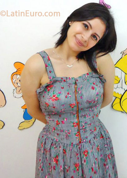 Date this happy Brazil girl Patricia from Sao Paulo BR7773