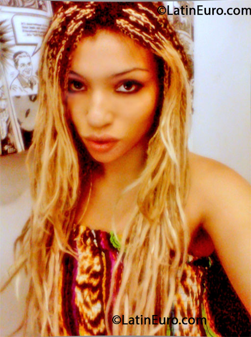 Date this voluptuous Brazil girl Ana from Juiz De Fora BR7791