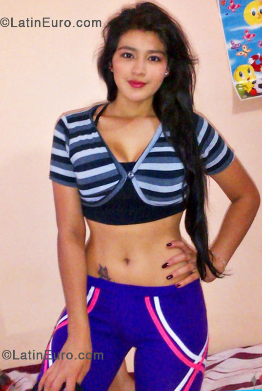 Date this lovely Colombia girl Alexandra from Cali CO14157