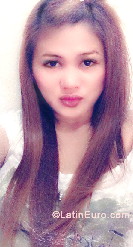 Date this tall Philippines girl Mikee from Quezon City PH588
