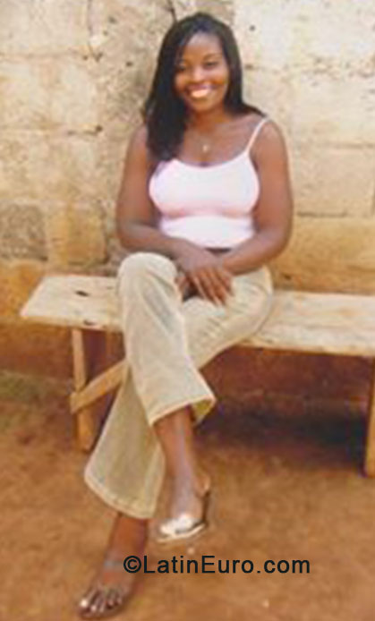 Date this hot Cameroon girl Kirline from Yaounde CM175