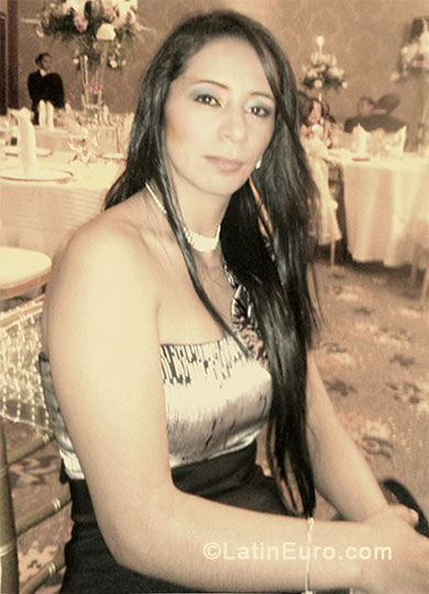 Date this voluptuous Colombia girl Liz from Bogota CO14419