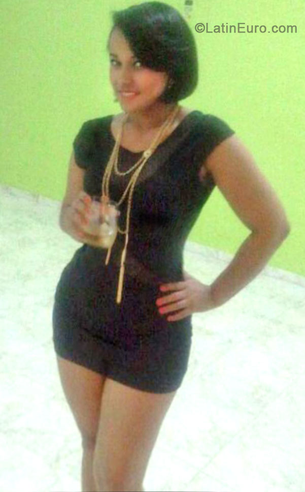 Date this sultry Dominican Republic girl Jianny from Santiago DO17749