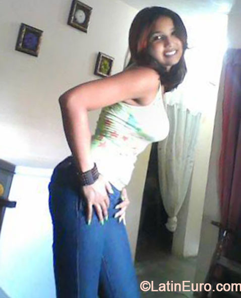 Date this attractive Dominican Republic girl Katie from Santo Domingo DO18028