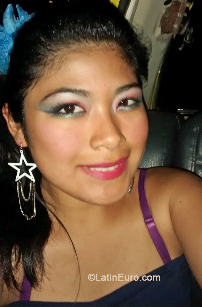 Date this happy Peru girl Aneli from Chiclayo PE879
