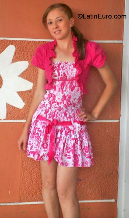 Date this cute Colombia girl Lina from Medellin CO14709