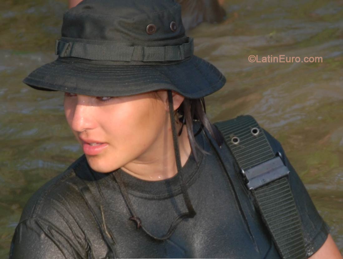 Date this happy Venezuela girl Yulimar from San Cristobal VE139