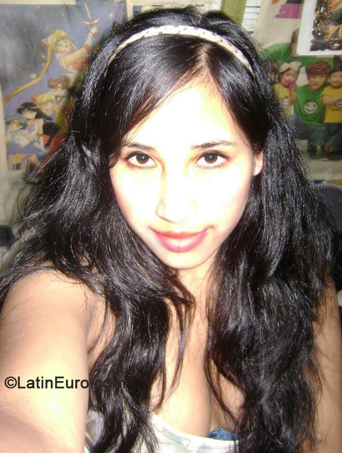 Date this hot Peru girl Leslie from Lima PE917