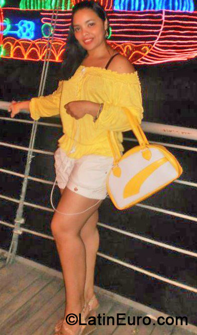 Date this sultry Colombia girl Luz from Medellin CO15042