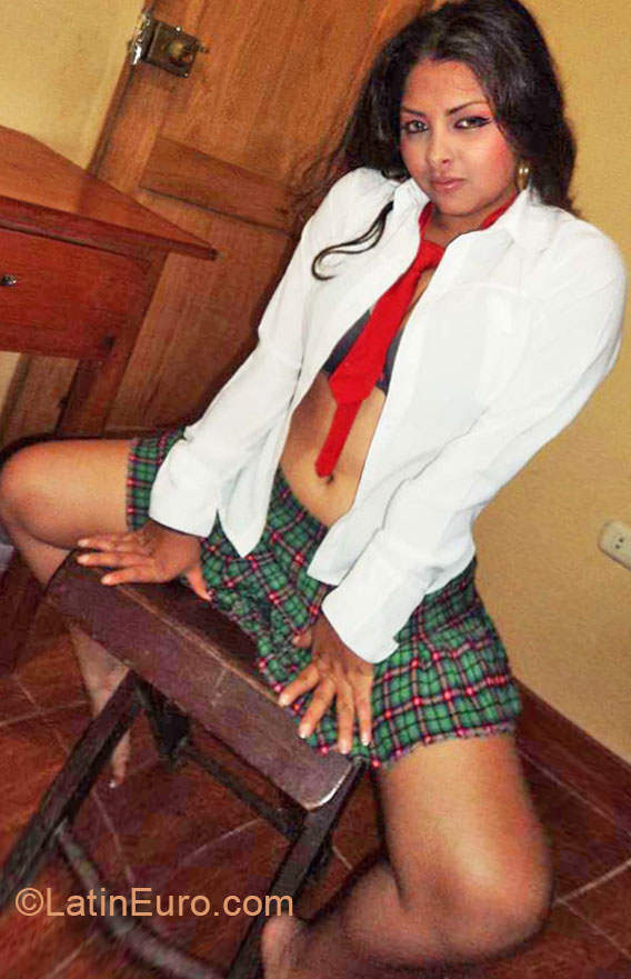 Date this attractive Peru girl Sari from Trujillo PE962