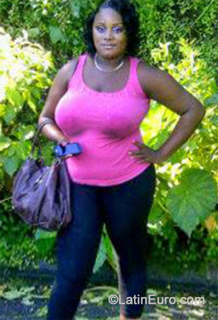 Date this athletic Jamaica girl Shanik from Kingston JM1706