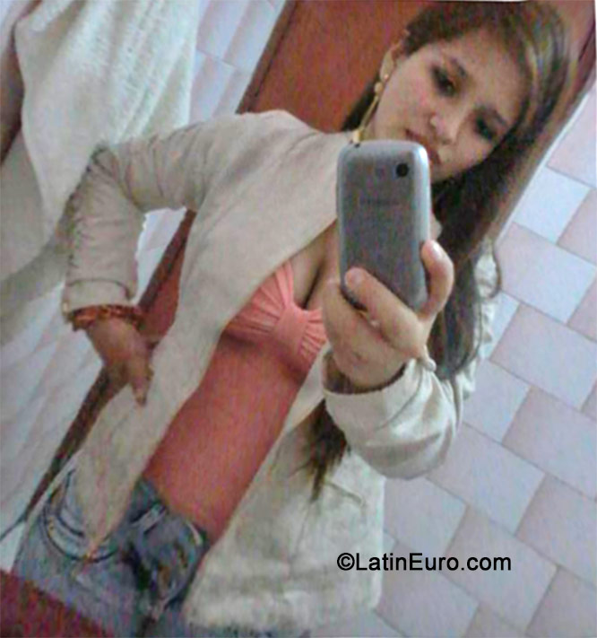 Date this attractive Peru girl Jacky from Lima PE987