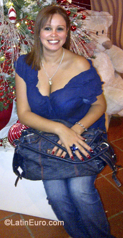 Date this good-looking Venezuela girl Laura from Caracas VE252