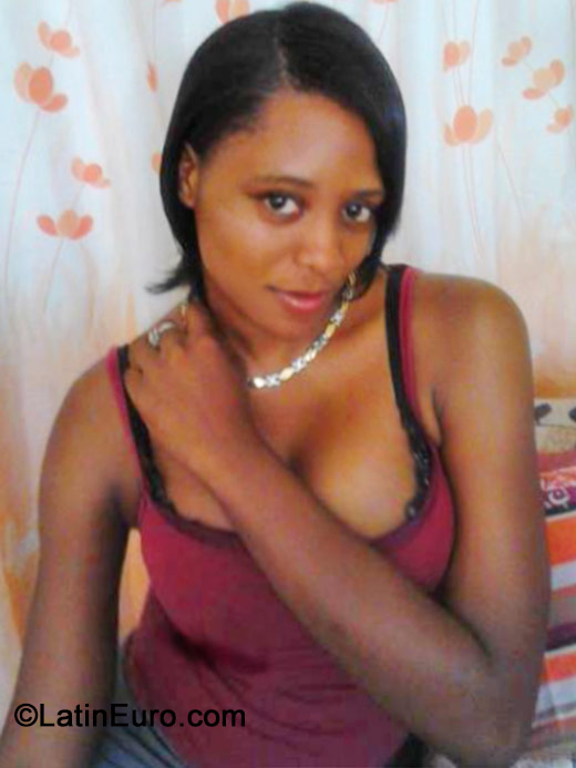 Date this charming Jamaica girl Shanshan from Kingston JM1743