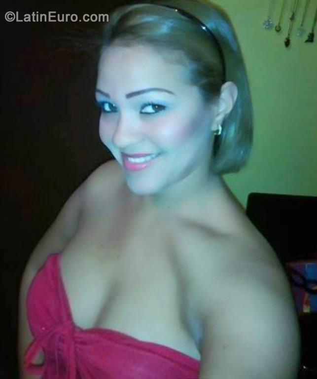 Date this lovely Colombia girl Silka from Riohacha CO15525