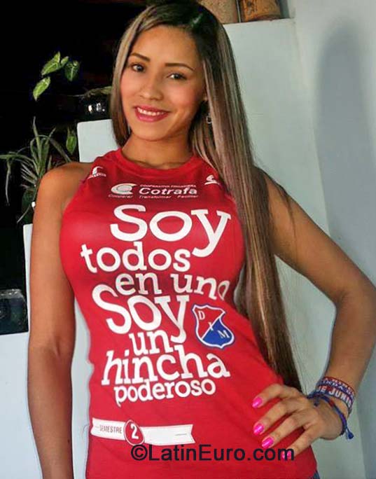 Date this delightful Colombia girl Estefany from Medellin CO15607