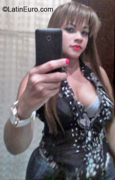 Date this athletic Dominican Republic girl Emilcy from Santo Domingo DO40775