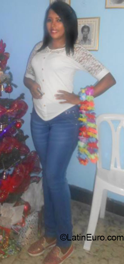 Date this funny Colombia girl Luz from Cali CO16377