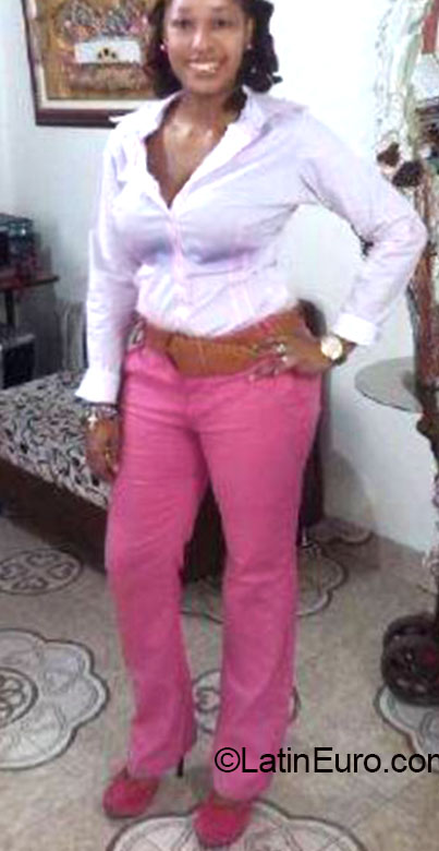 Date this sultry Colombia girl Yenny from Cali CO16395